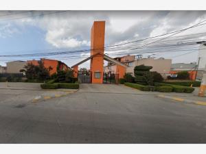 Casa en Santa Cruz Atzcapotzaltongo, Toluca, México