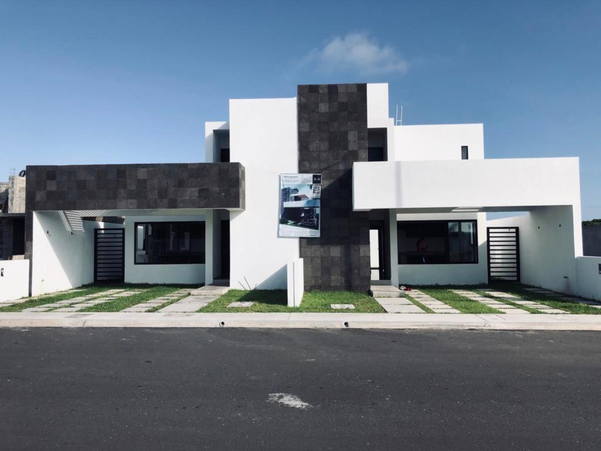 Casa en renta en Lomas de la Rioja, Alvarado — foto 1 de 16