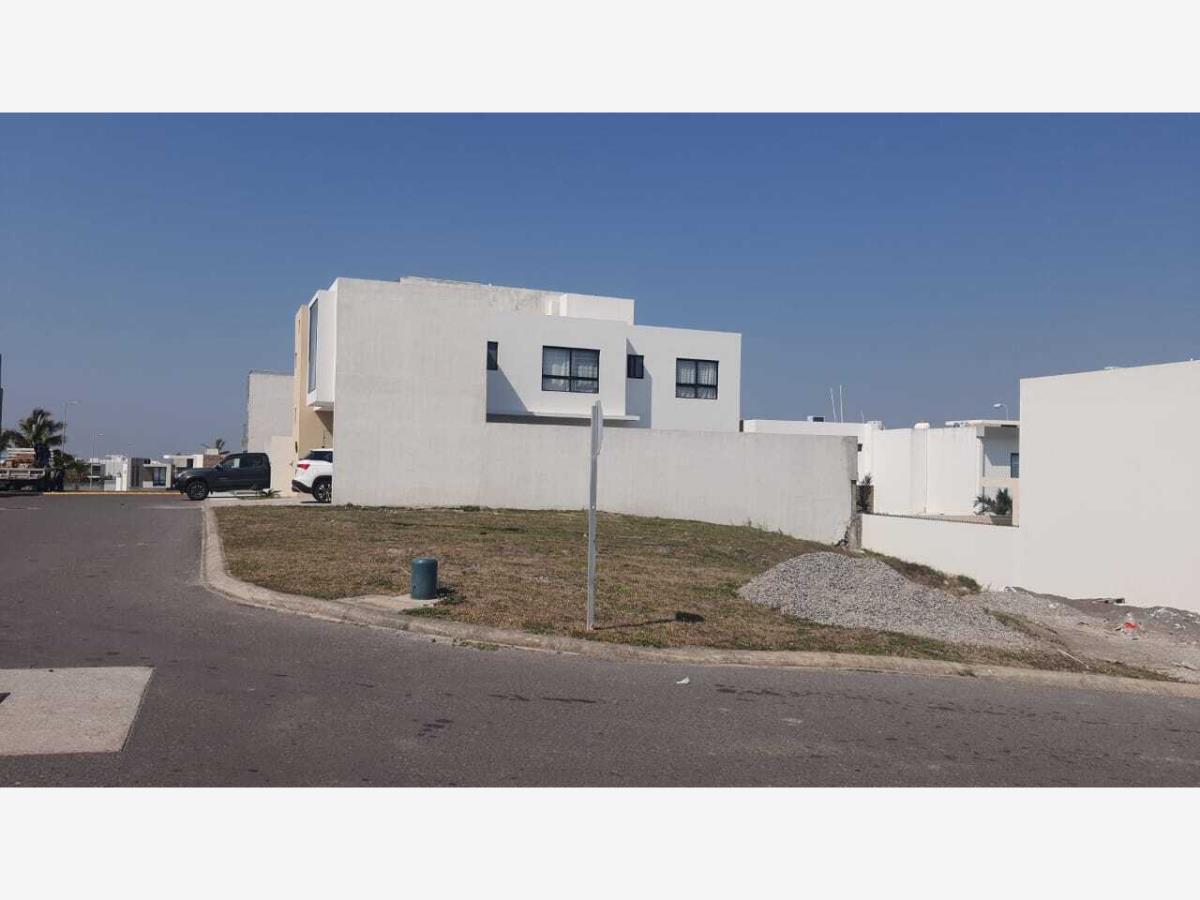 Terreno en venta en Lomas de la Rioja, Alvarado — foto 1 de 3