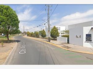 Casa en venta en Santuarios del Cerrito, Corregidora — foto 3 de 5
