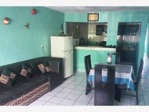 Casa en venta en Nazario S Ortiz Garza, Saltillo — foto 2 de 28