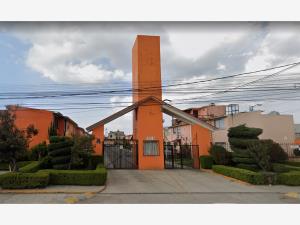 Casa en Santa Cruz Atzcapotzaltongo, Toluca, México