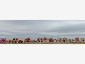 Casa en remate en Tulipanes, Nuevo Laredo, Tamaulipas