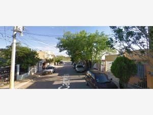 Casa en venta en INFONAVIT Benito Juárez, Nuevo Laredo — foto 2 de 5