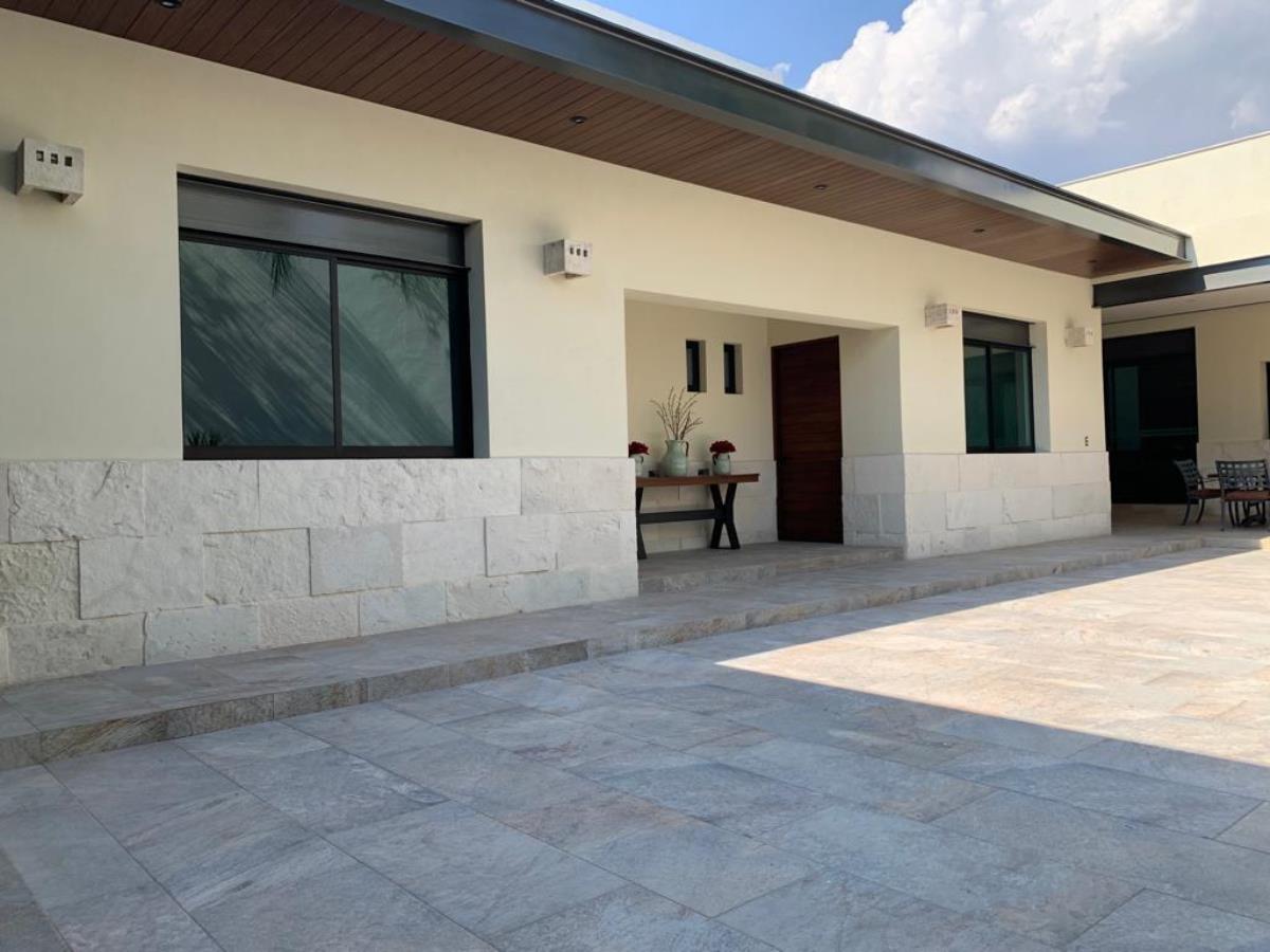 Casa en venta en Jardines del Campestre, León — foto 1 de 18