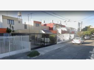 Casa en venta en Jardines Alcalde, Guadalajara — foto 3 de 9