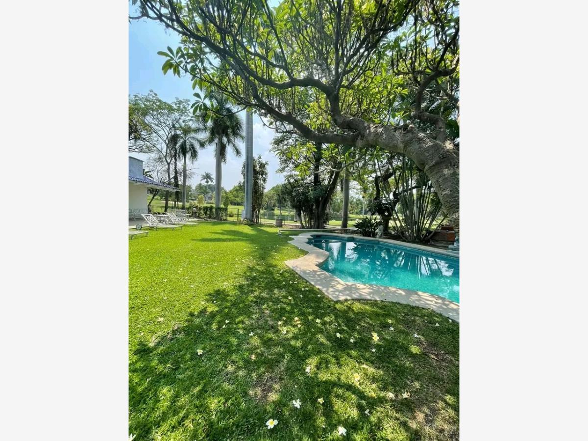 Casa en venta en Club de golf Tabachines, Cuernavaca — foto 1 de 12