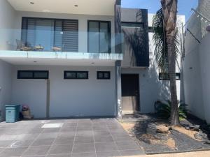 Casa en San Juan de Ocotan, Zapopan, Jalisco