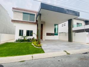 Casa en Lomas de Cocoyoc, Atlatlahucan, Morelos