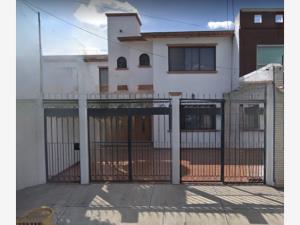 Casa en venta en Valle de Aragon, Nezahualcóyotl, México