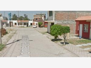 Casa en venta en La Cruz, Silao de la Victoria — foto 2 de 5