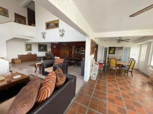 Casa en venta en Lomas de Cocoyoc, Atlatlahucan — foto 2 de 55