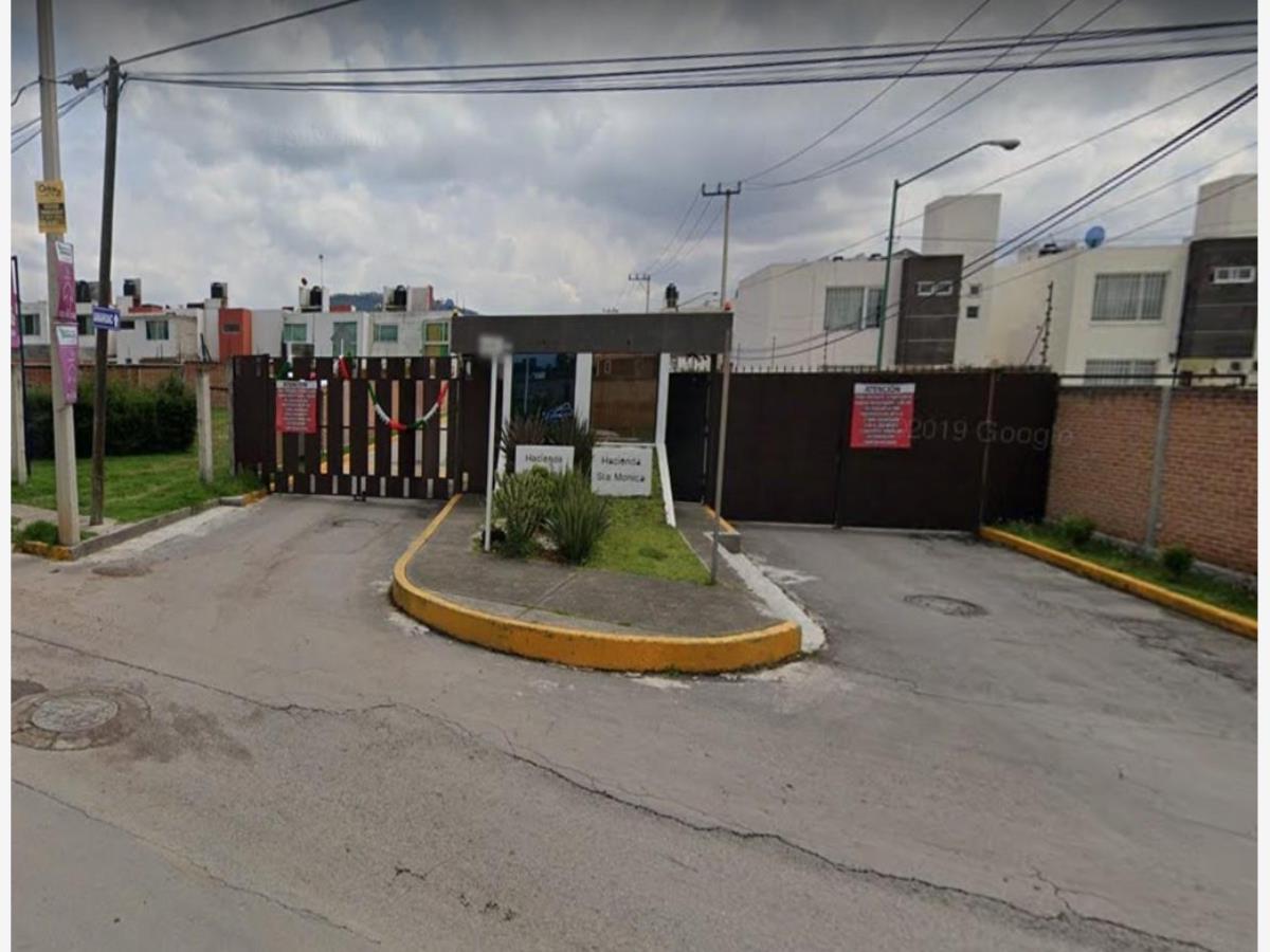 Casa en venta en San Miguel Zinacantepec Centro, Zinacantepec — foto 1 de 14