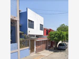 Casa en venta en Jardines de La Cruz 1a. Sección, Guadalajara — foto 2 de 10