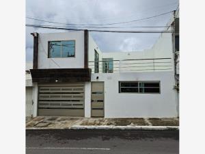 Casa en Jardines de Virginia, Boca del Río, Veracruz de Ignacio de la Llave