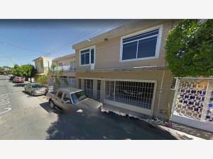 Casa en venta en Villa Jacarandas, Torreón — foto 2 de 6