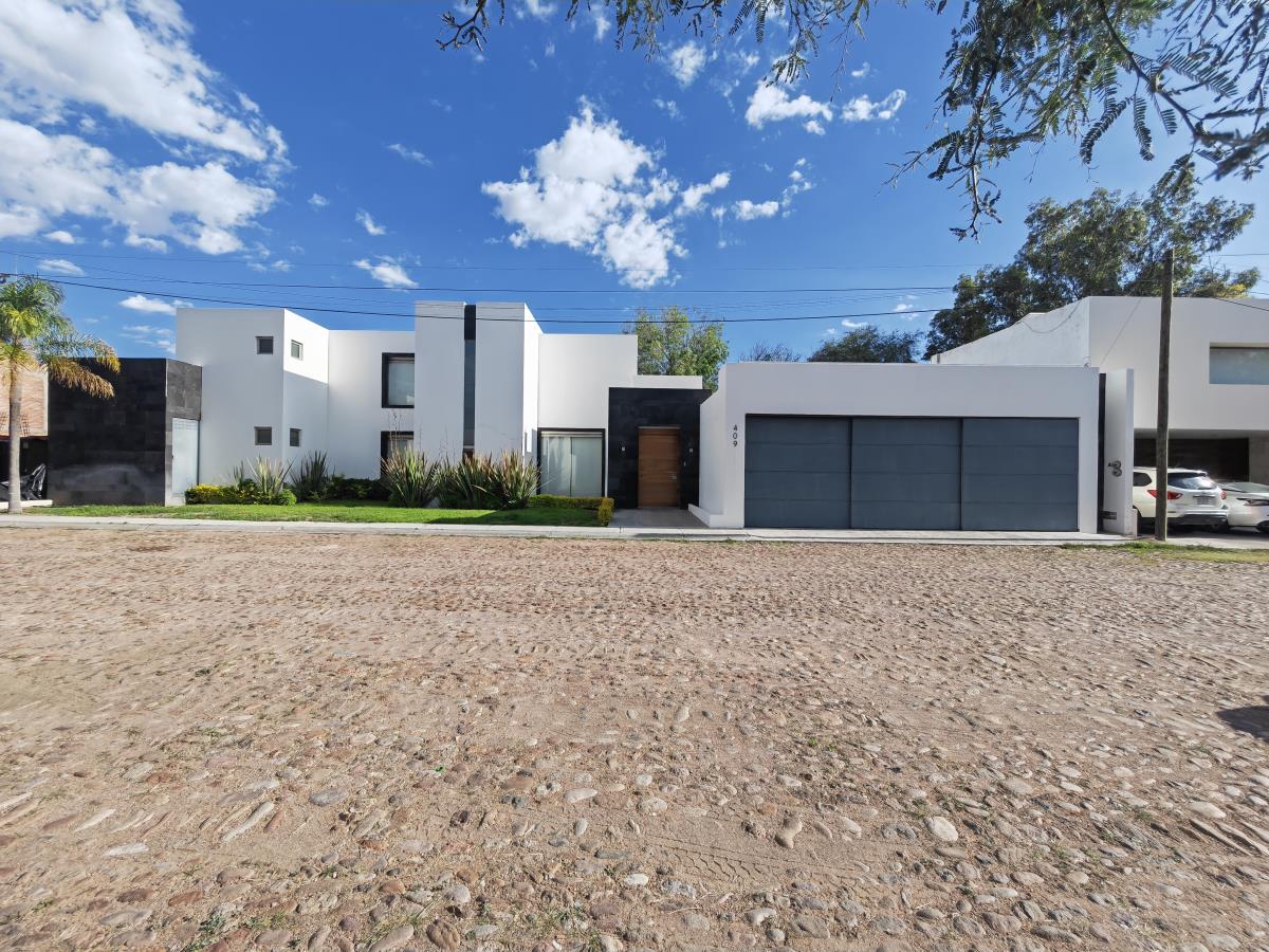 Casa en renta en Trojes del Sol, Aguascalientes — foto 1 de 27