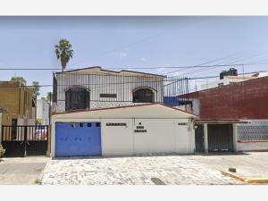 Casa en venta en La Romana, Tlalnepantla de Baz, México Casa en venta en La Romana, Tlalnepantla de Baz, México