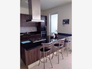 Casa en venta en Cañadas del Arroyo, Corregidora — foto 3 de 36