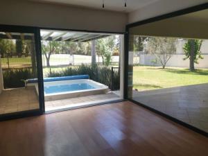 Casa en venta en Los Naranjos, León — foto 3 de 25