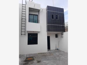 Casa en venta en Rinconada del Sur, Morelia — foto 2 de 24