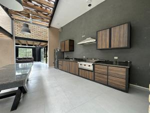 Casa en venta en Avandaro, Valle de Bravo — foto 2 de 24