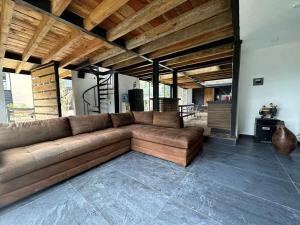 Casa en venta en Avandaro, Valle de Bravo — foto 3 de 24