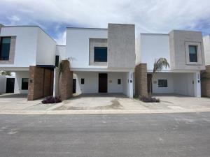 Casa en venta en La Rioja Residencial, Torreón, Coahuila de Zaragoza Casa en venta en La Rioja Residencial, Torreón, Coahuila de Zaragoza