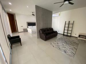 Casa en venta en Los Pinos, Saltillo — foto 2 de 12