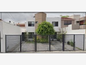 Casa en Colinas del Cimatario, Querétaro, Querétaro