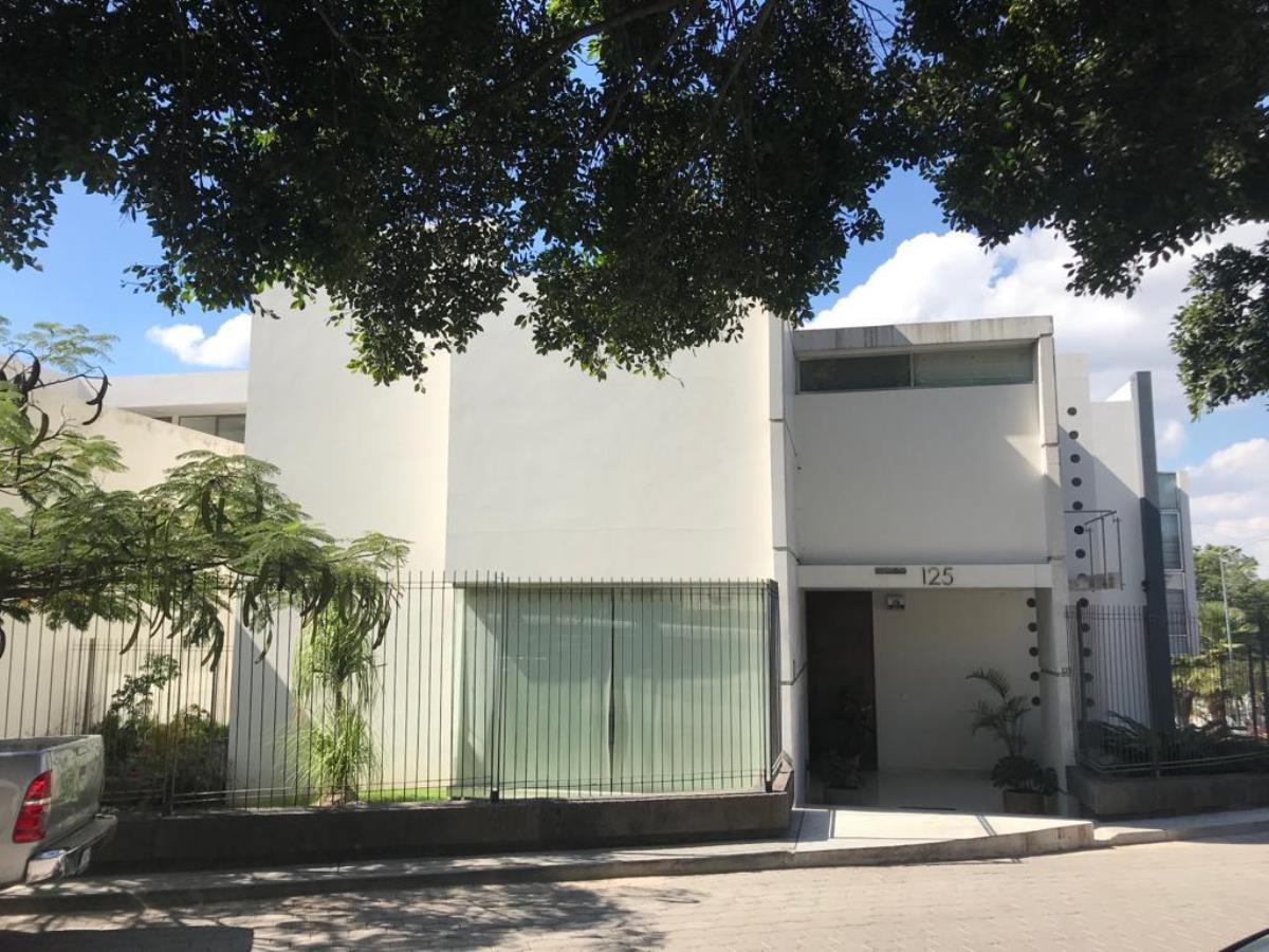 Casa en renta en Villas de Irapuato, Irapuato — foto 1 de 41