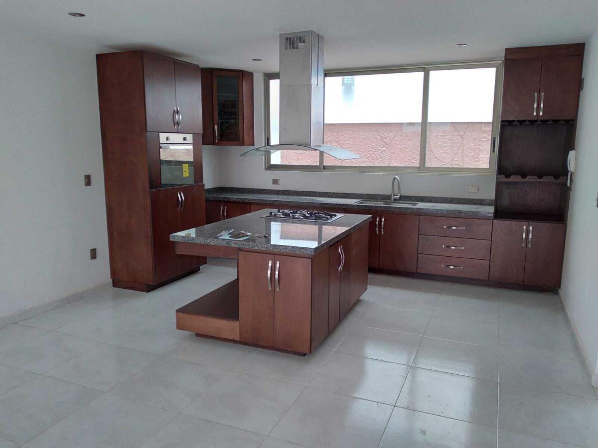 Casa en venta en Bosque Monarca, Morelia — foto 1 de 15