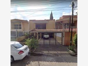 Casa en Bosques de La Victoria, Guadalajara, Jalisco