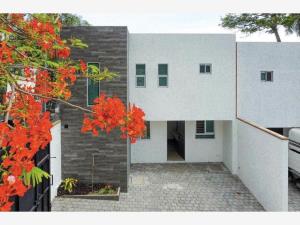 Casa en Miraval, Cuernavaca, Morelos