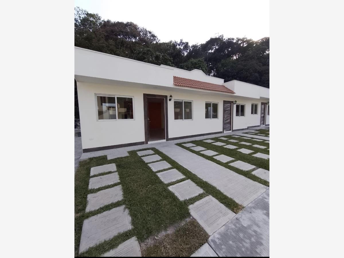 Casa en venta en Lomas de Flores, Coatepec — foto 1 de 9