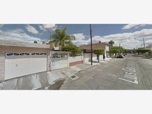 Casa en venta en Zona de Oro, Celaya — foto 2 de 7