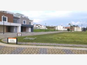 Terreno en venta en Lomas de Angelópolis, San Andrés Cholula — foto 2 de 4
