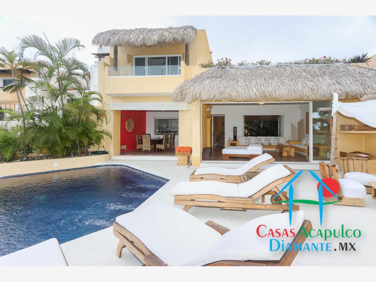 Casa con alberca privada y vista al mar. Completamente reparada Casa con alberca privada y vista al mar. Completamente reparada