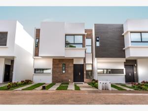 Casa en venta en Gran Santa Fe 2, Benito Juárez, Quintana Roo