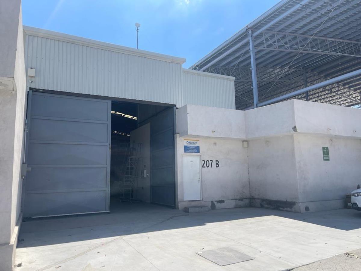 Bodega en renta en Plaza Jumbo, Torreón — foto 1 de 11