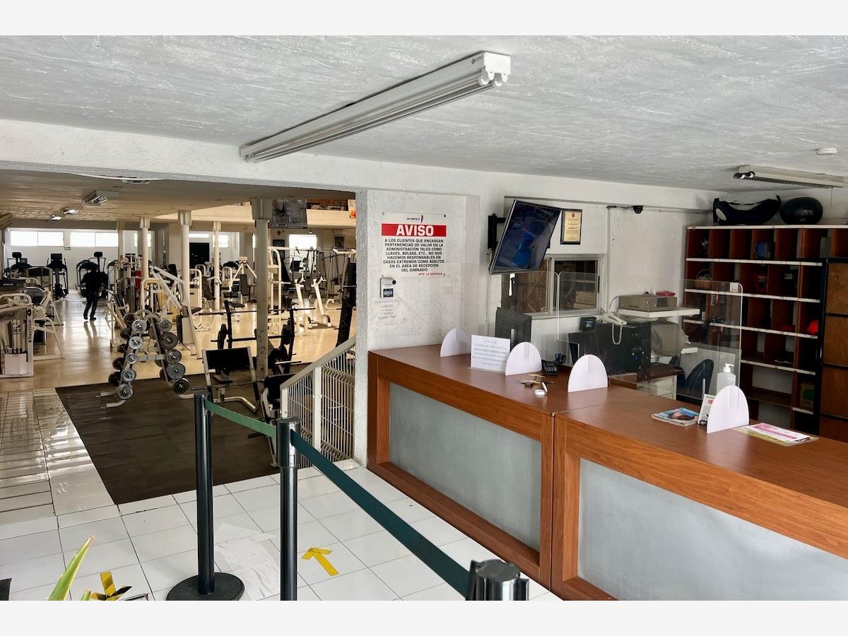 Edificio en venta en Cumbres, Saltillo — foto 1 de 40