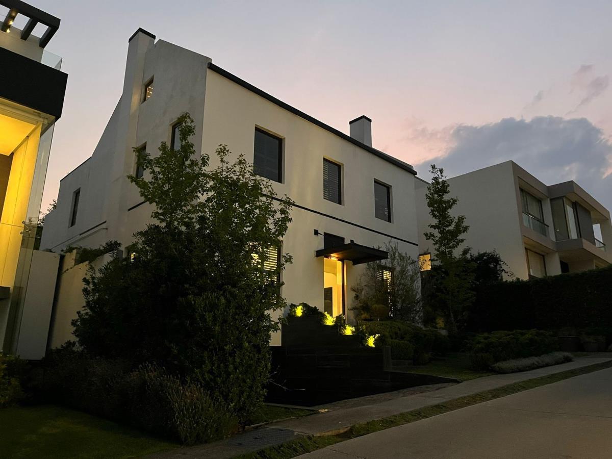 Casa en venta en Santa Fe Cuajimalpa, Cuajimalpa de Morelos — foto 1 de 20