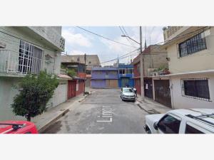 Casa en Miguel de la Madrid Hurtado, Iztapalapa, Ciudad de México