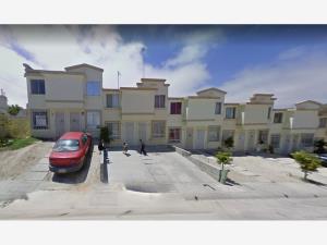 Casa en Urbi Quinta del Cedro Segunda Sección, Tijuana, Baja California