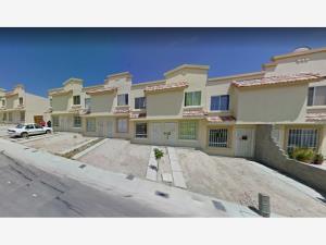 Casa en Urbi Quinta del Cedro, Tijuana, Baja California