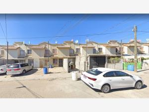 Casa en Villa del Prado, Tijuana, Baja California