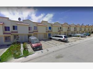 Casa en Urbi Quinta del Cedro, Tijuana, Baja California