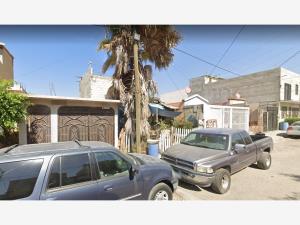 Casa en venta en Villa Fontana XII, Tijuana — foto 2 de 7