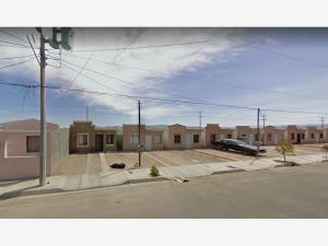 Casa en Villa Lomas Altas, Mexicali, Baja California