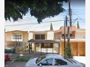 Casa en Bosques de La Victoria, Guadalajara, Jalisco